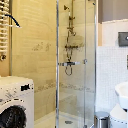 Hoza 50 With A Balcony In Close Center דירה ורשה