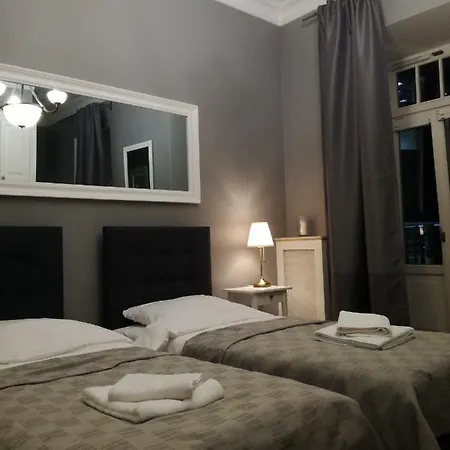 Hoza 50 With A Balcony In Close Center Warszawa